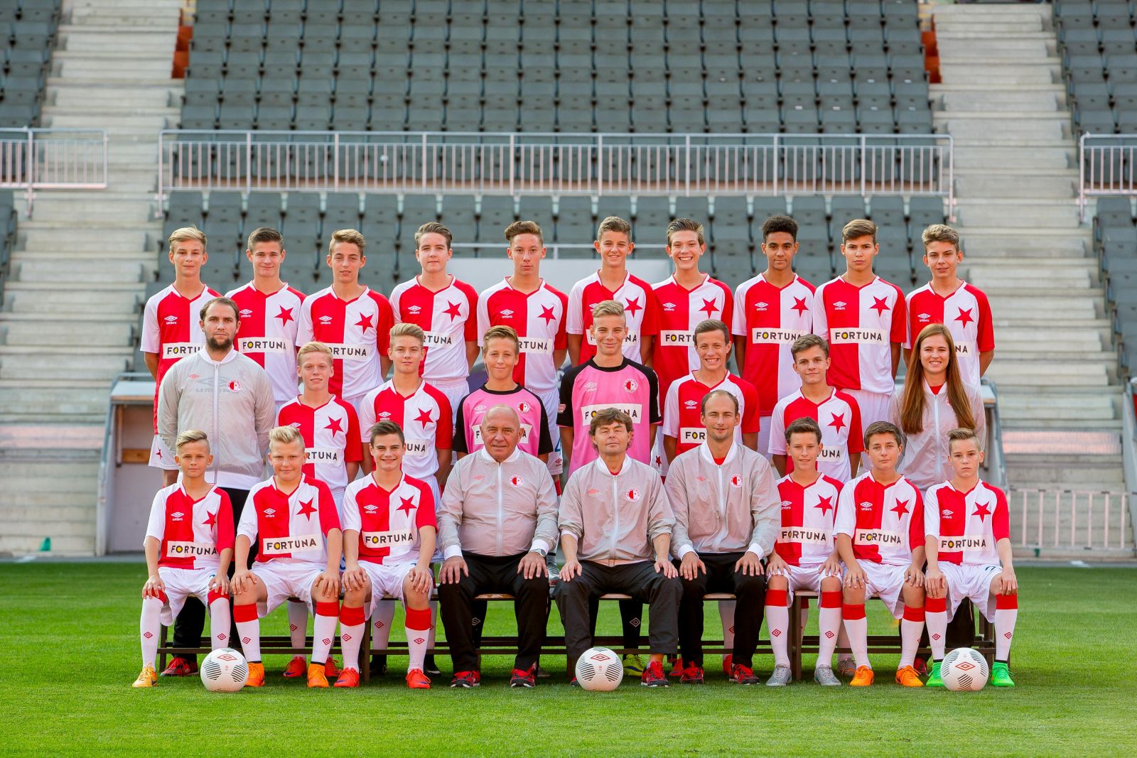 Slavia Praha 2016, Teams